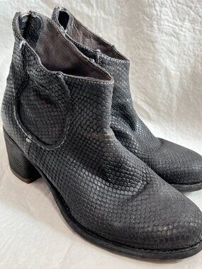 Officine Creative boots black gray leather embossed snake zip up 37 7 block heel